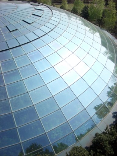 Glaskuppel des Jungle-Dome (Tropenhaus)